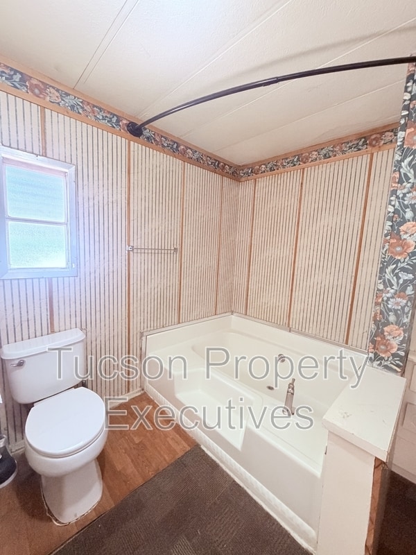 Building Photo - 4580 E Rex St