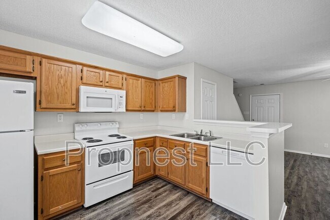 Building Photo - 854 Barrington Woods Cove