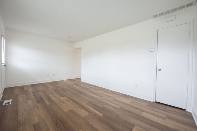 Foto del edificio - 3012 Larkmoor St