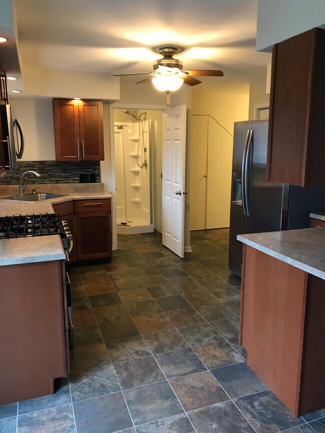 Cocina - 105 Garfield Ave