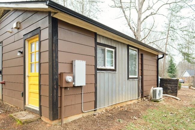 Building Photo - 2101 Tarrywood Dr