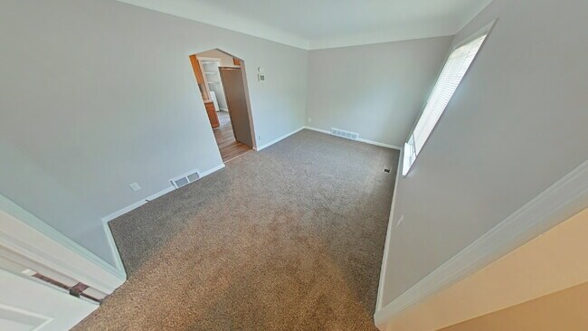 Foto del edificio - "3-Bedroom Retreat in Roseville – Spacious 1300 Sq Ft Home!"