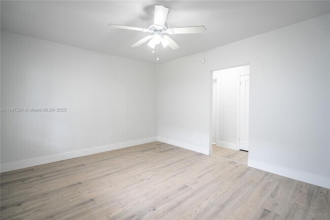 Foto del edificio - 437 NE 82nd St