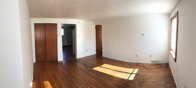 Building Photo - 13 E Sherman St