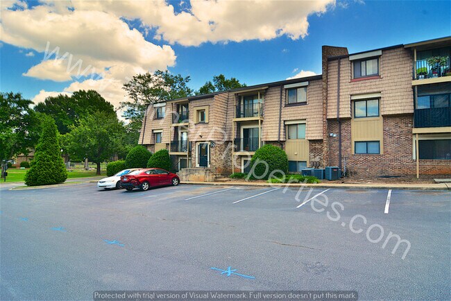 Building Photo - Neat 1 BR Condo w/ Balcony in NW Columbia