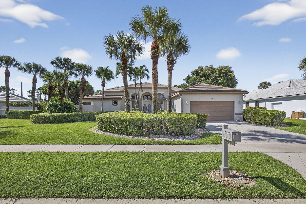 Foto principal - 4912 Exeter Estate Ln