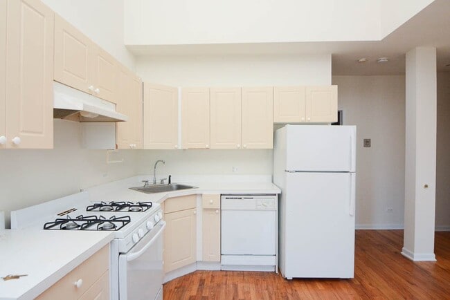 Building Photo - 920 W Dakin St