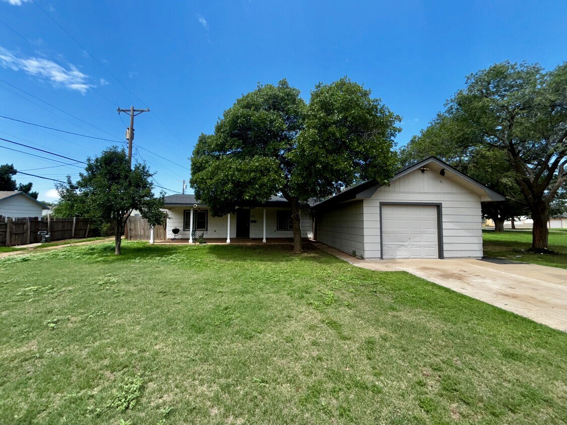 Primary Photo - 4701 39th St
