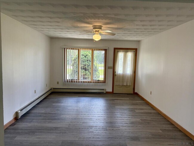 Foto del edificio - 2837 Bedford St