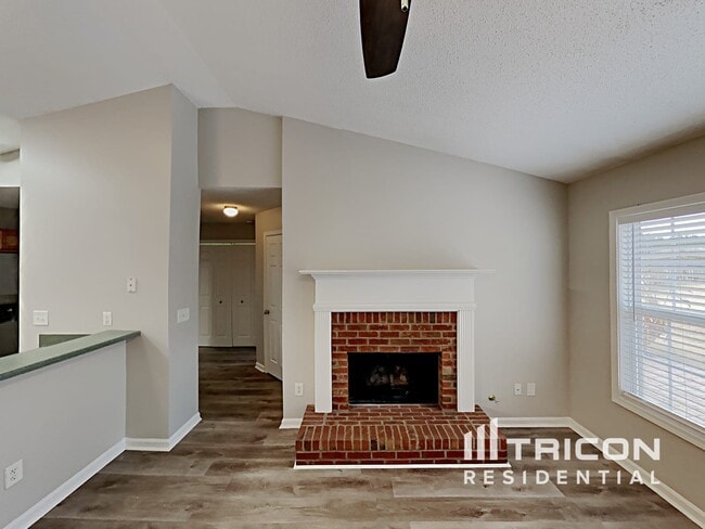 Building Photo - 107 Bainbridge Way