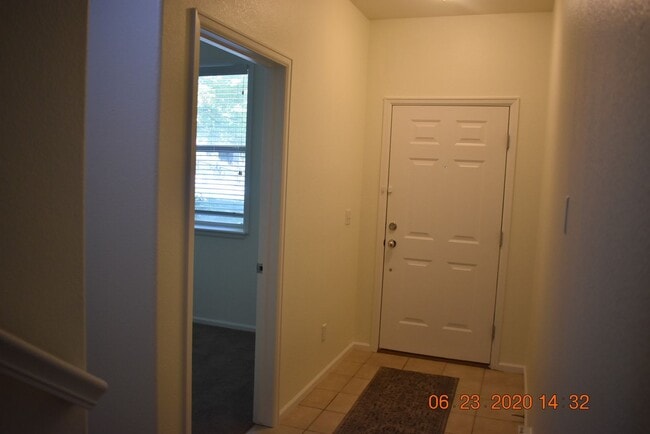 Building Photo - Beautiful 2 Bedroom Townhome / Old Town Ar...