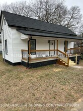 Building Photo - 401 Holmes St