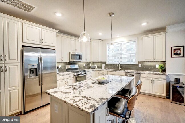 Foto del edificio - 21025 Rocky Knoll Square