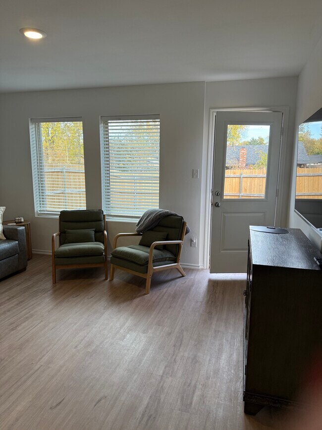 Foto del edificio - 1919 Wolford Wy