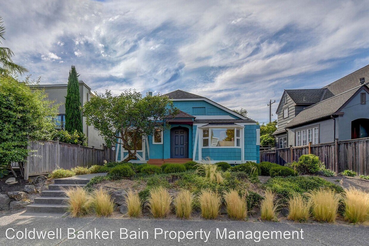 1 br, 1.5 bath House 2033 41st Avenue E. House for Rent in Seattle