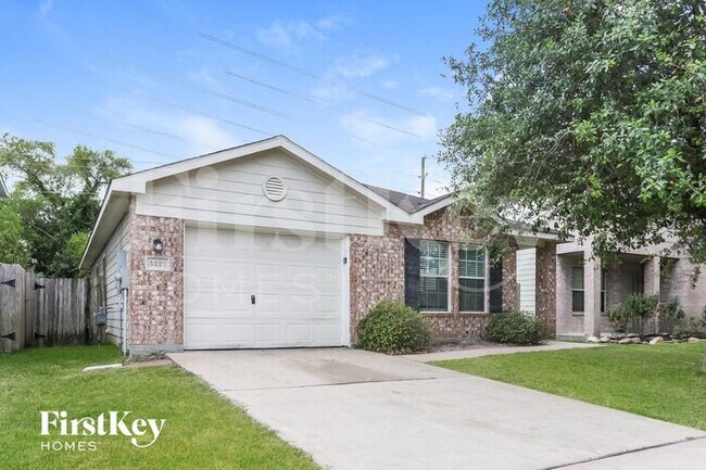 Foto del edificio - 5227 Roth Forest Ln