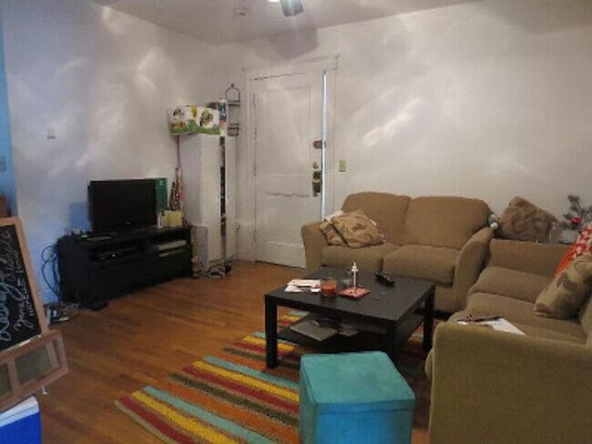 Foto del edificio - Renovated, Affordable Brighton 4 bed/2 Bat...