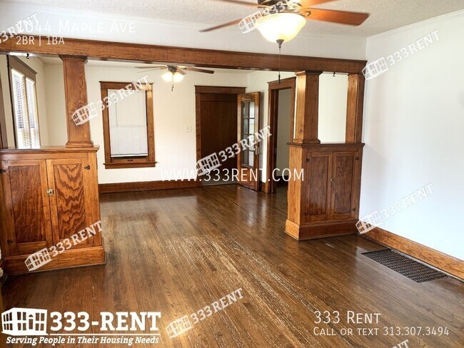 Building Photo - 1044 W Maple Ave