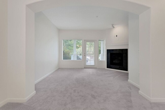 Building Photo - 2 Bed/3 Bath Beautiful Beaverton Townhome!