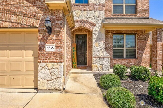 Foto del edificio - 5838 Casstello Dr