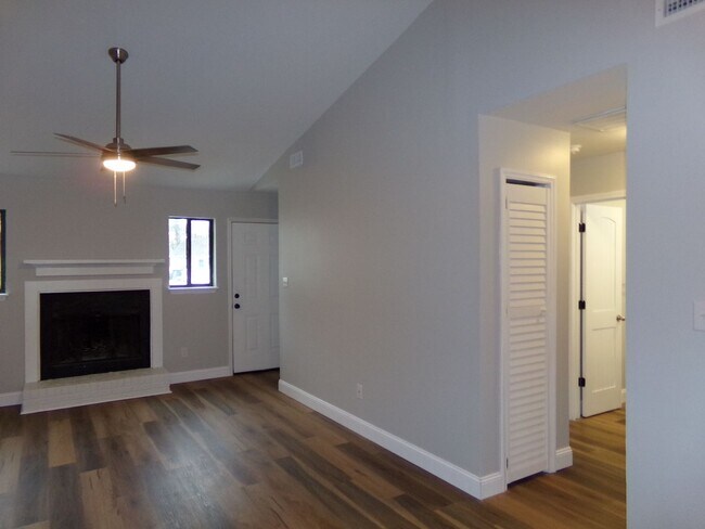 Foto del edificio - Modern Duplex