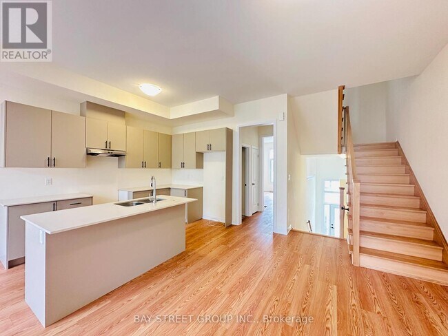 Building Photo - 27 Tay Ln