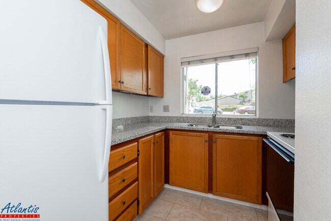 Foto del edificio - Spacious Evergreen Townhouse | New Interio...