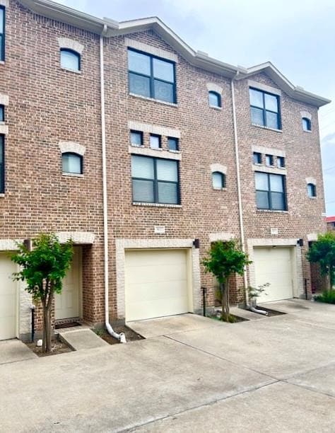 Primary Photo - 2710 Hullsmith Dr
