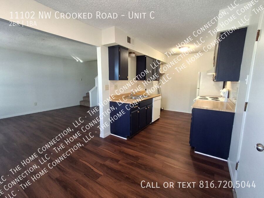 Primary Photo - Updated 2 bedroom / 1 bath with garage in ...