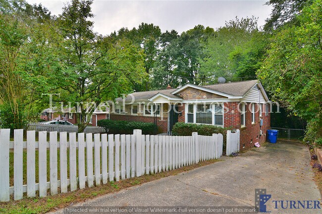 Building Photo - Charming 3 BR in Rosewood w/ Fenced Backyard