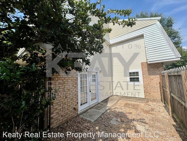 Foto del edificio - 3 br, 2.5 bath House - 605 Fox Run Avenue
