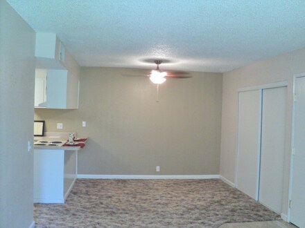 Building Photo - 1625 Rosemarie Ln