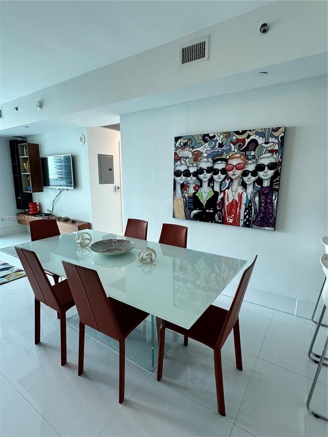 Building Photo - 950 Brickell Bay Dr