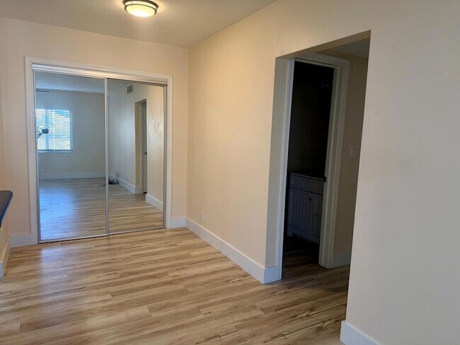 Building Photo - 2230 NE 56th Pl