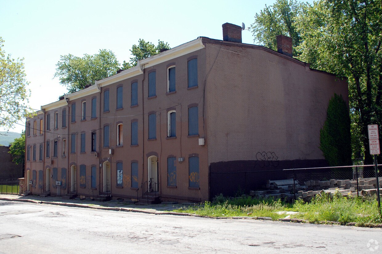 Foto del edificio - 159 Washington St