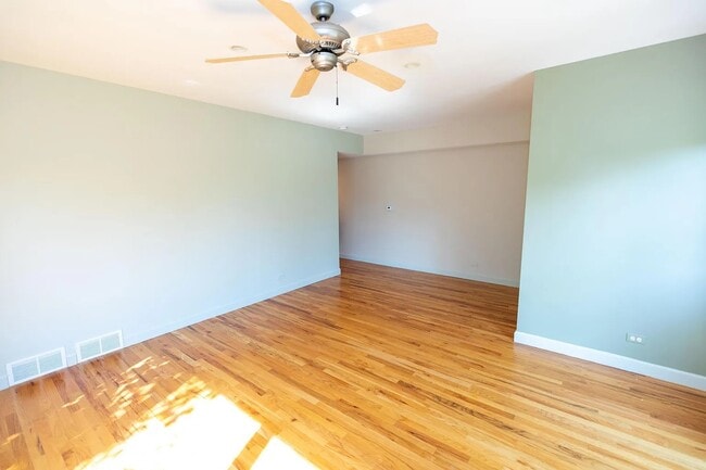 Building Photo - 1607 Simpson St