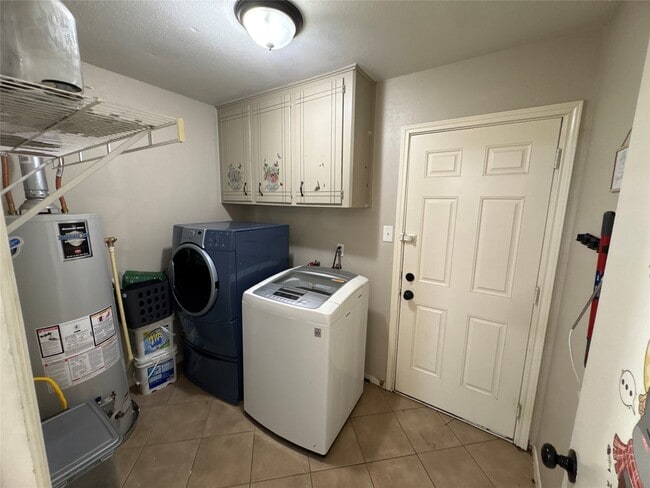 Building Photo - 21802 Rotherham Dr