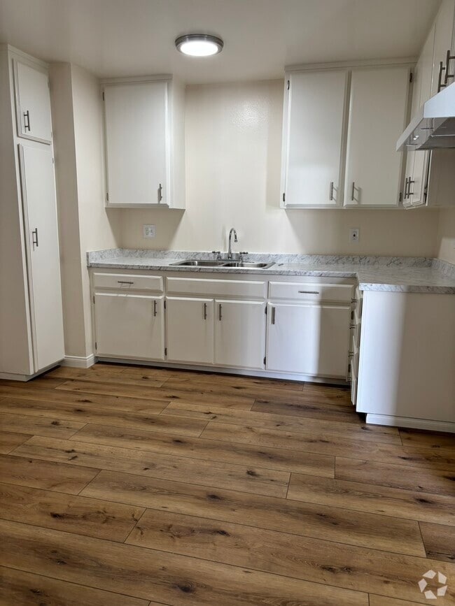 Building Photo - Cedar Apartments