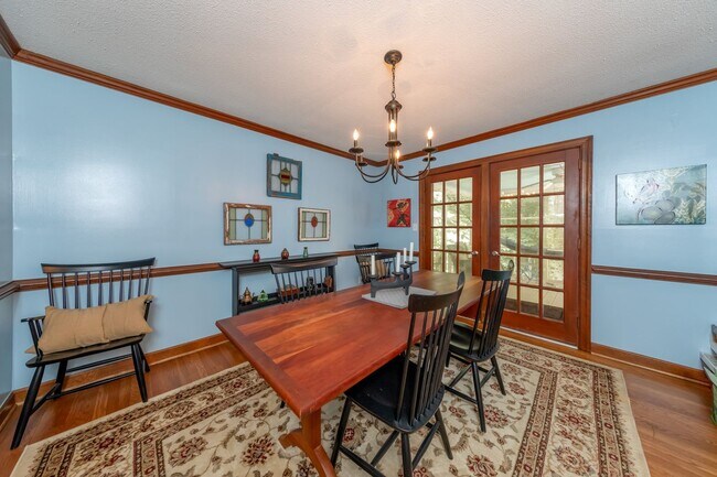 Foto del edificio - Spacious Colonial in Queens Lake