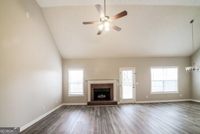 Building Photo - 204 Lee Ct