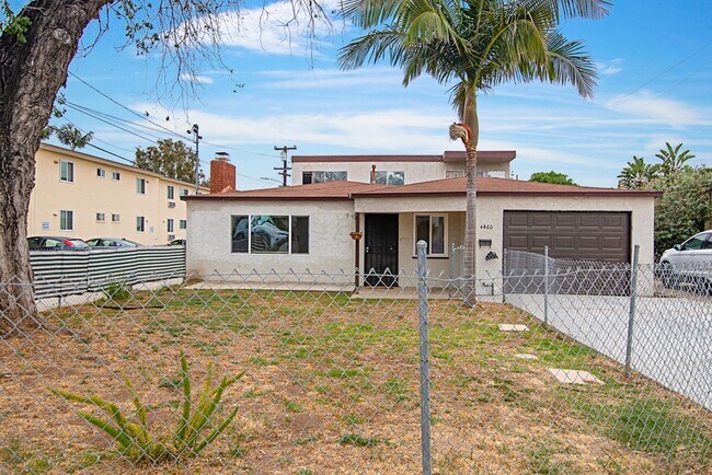 Building Photo - Desirable Pacific Beach House 2 Bdrs Plus ...