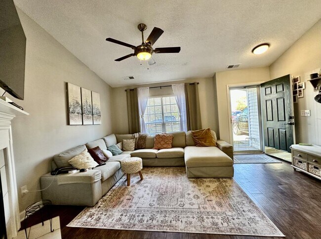 Foto del edificio - 1216 Winding Path Rd