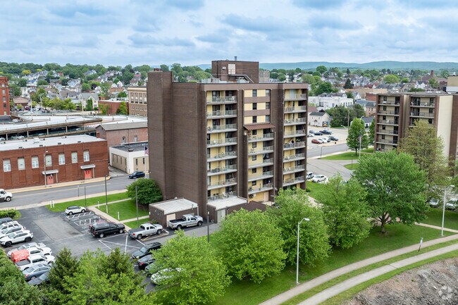 Building Photo - Latrobe Manor