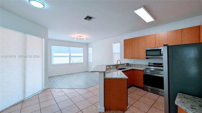 Foto del edificio - 2151 NE 37th Terrace