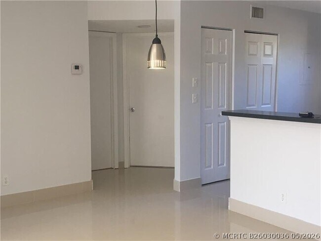 Foto del edificio - 10131 W Sunrise Blvd