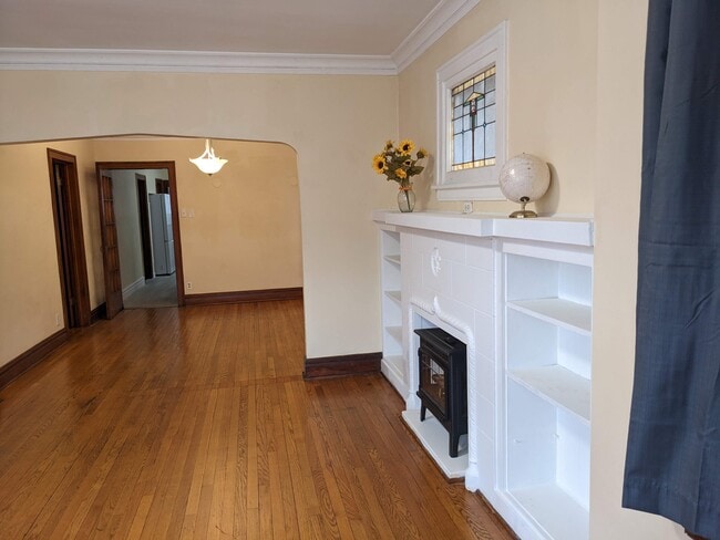 Foto del edificio - 1833 Gunderson Ave