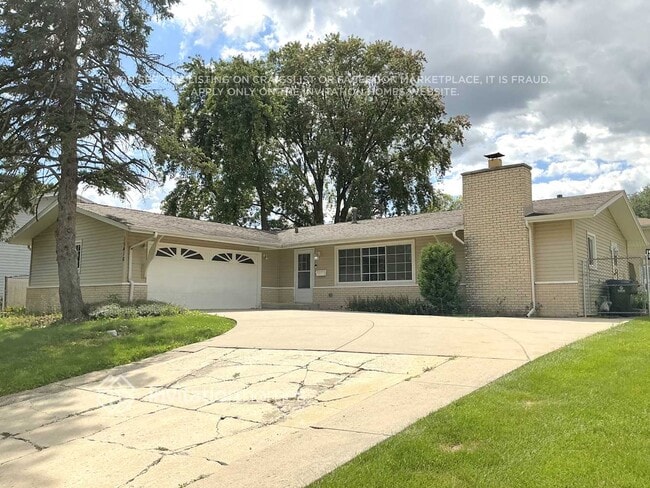 Building Photo - 15416 Ridgeland Ave