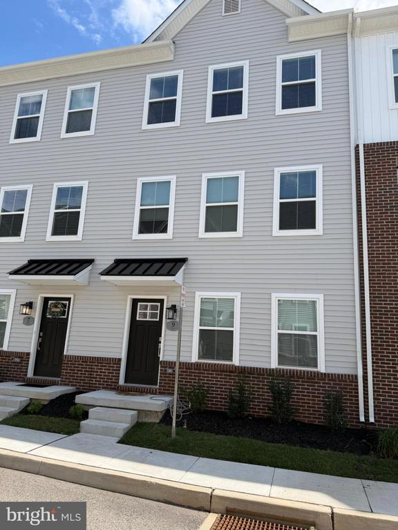 Building Photo - 9 Atkins Dr