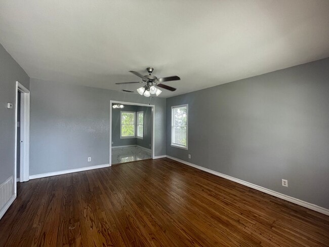 Building Photo - 4501 Moravian Dr