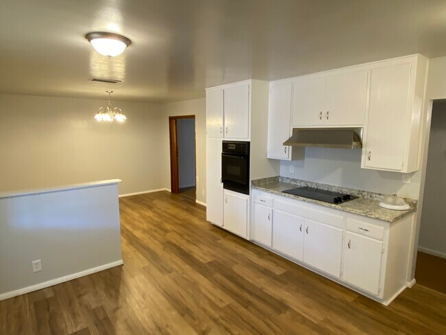 Foto del edificio - 1014 W 17th Pl